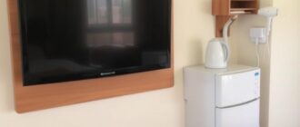 Техника в номере: телевизор, холодильник, чайник, фен — как современные гаджеты превращают отдых в удовольствие